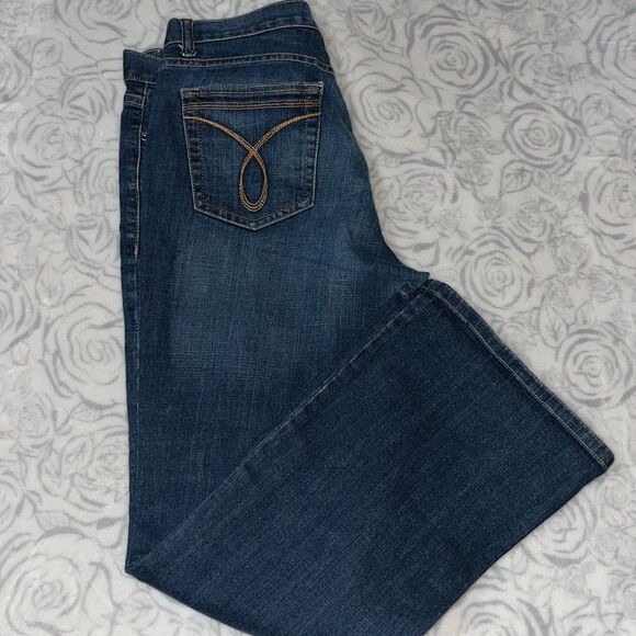 Calvin Klein Flared Jean. Size 10 - Picture 9 of 13